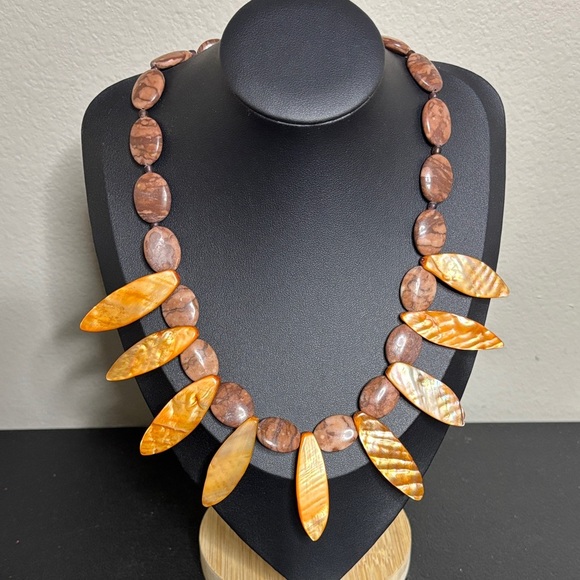 Vintage Gemstone Natural Stone Shell Fall Statement Necklace - Picture 1 of 8